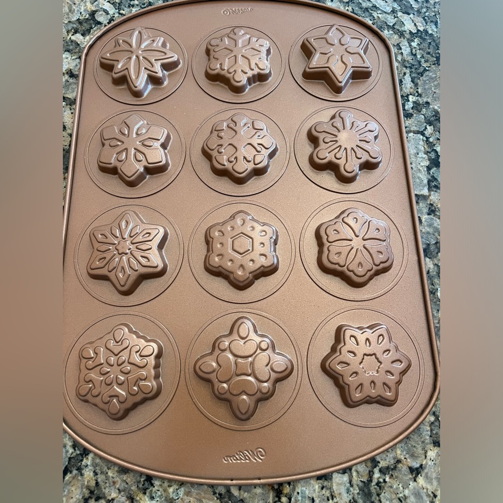 Wilton Premium Copper Snowflake Mold Cookie Baking Tray - Picture 2 of 4